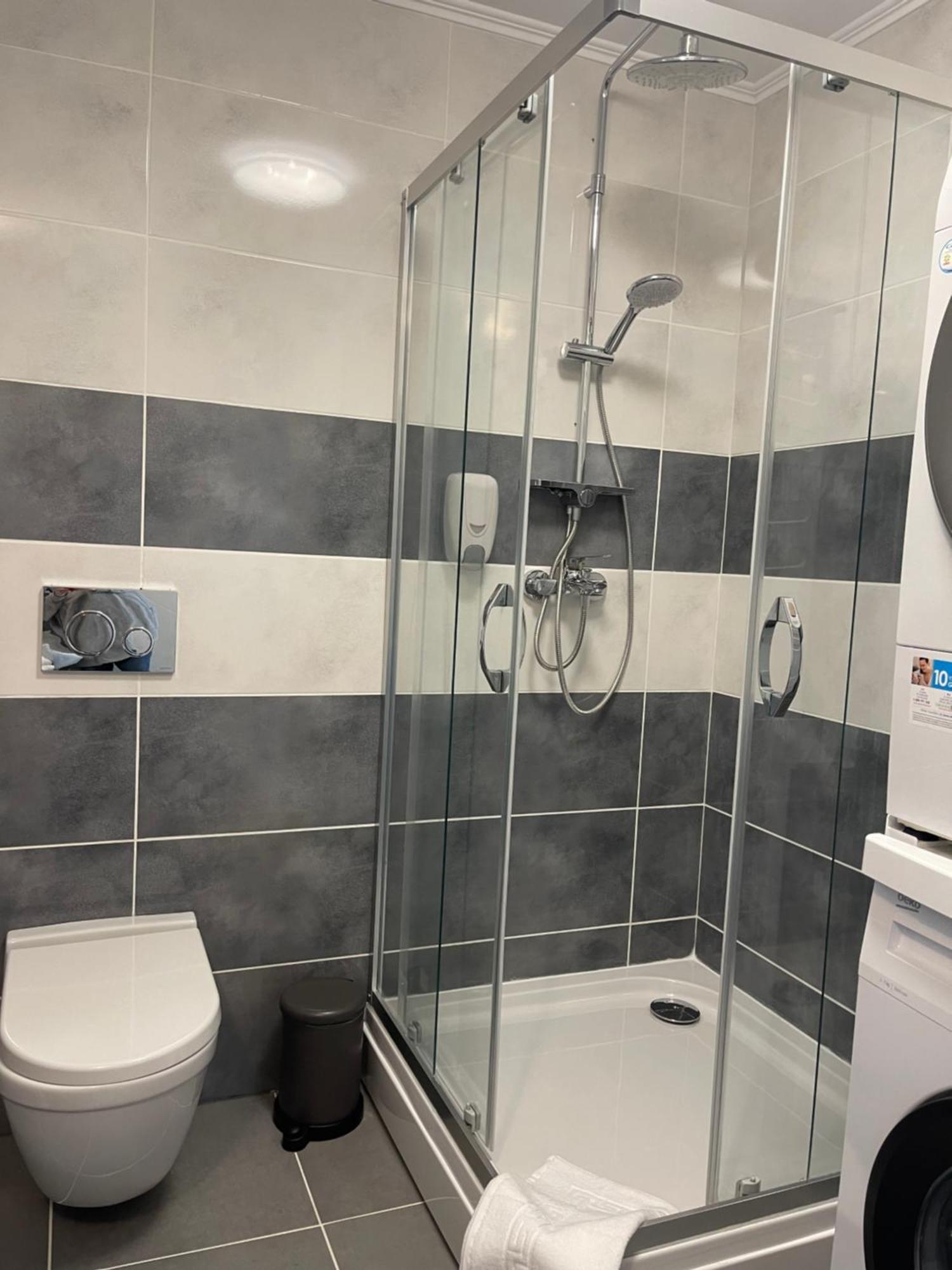 Mathias Airport Residences & Therme-Self Check-In 奥托佩尼 外观 照片