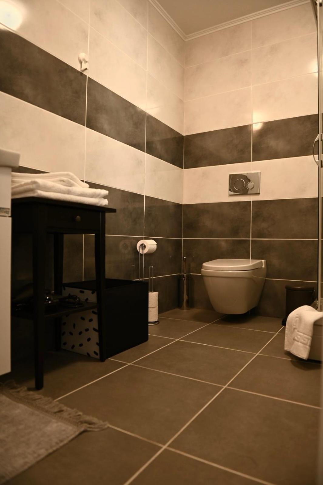 Mathias Airport Residences & Therme-Self Check-In 奥托佩尼 外观 照片